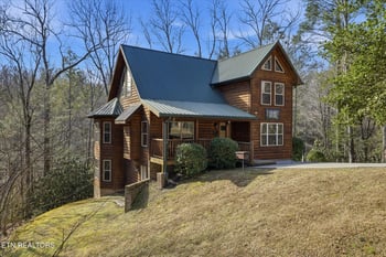 241 Palmer Rd, Gatlinburg, TN 37738