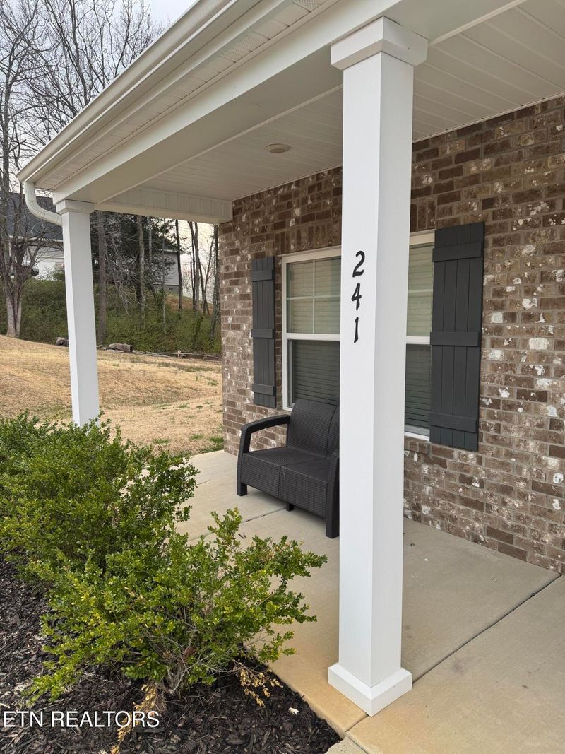 241 Summer Glenn Ln, Loudon, TN 37774