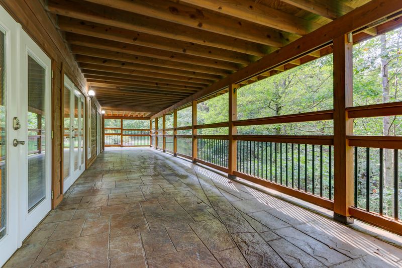 241 Tracy Allison Ln, Clinton, TN 37716