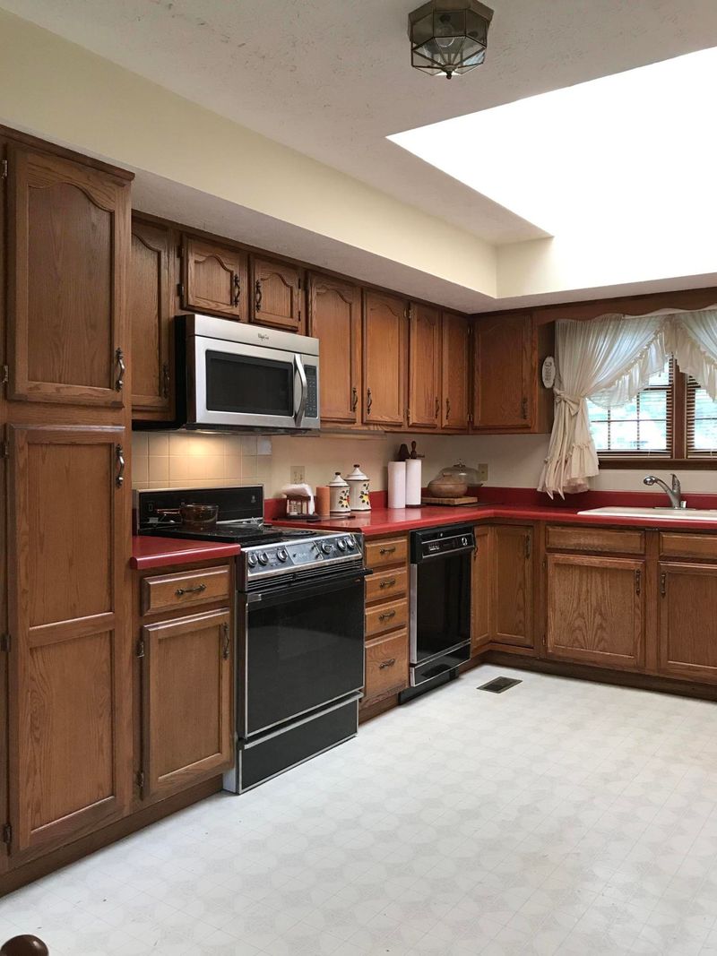 241 White Rock Rd, Jacksboro, TN 37757