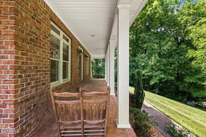 2410 Breckenridge St, Athens, TN 37303