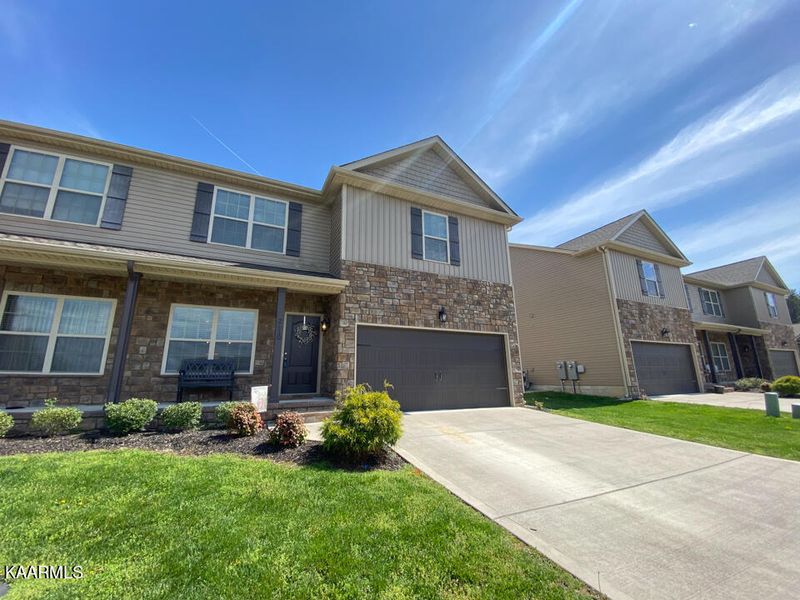 2410 Galesburg Way, Powell, TN 37849
