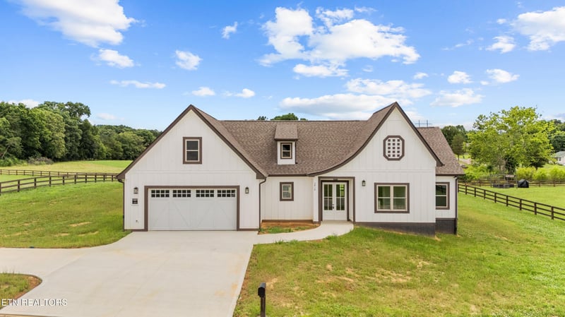 2410 Iron Forge Way, Sevierville, TN 37876
