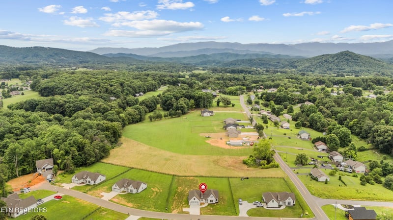 2410 Iron Forge Way, Sevierville, TN 37876