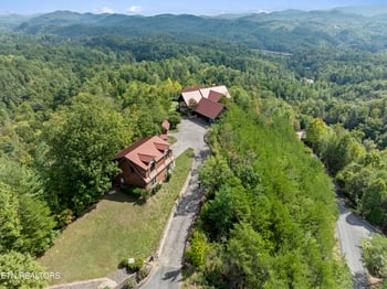 2410 Smoky Vista Way, Sevierville, TN 37862