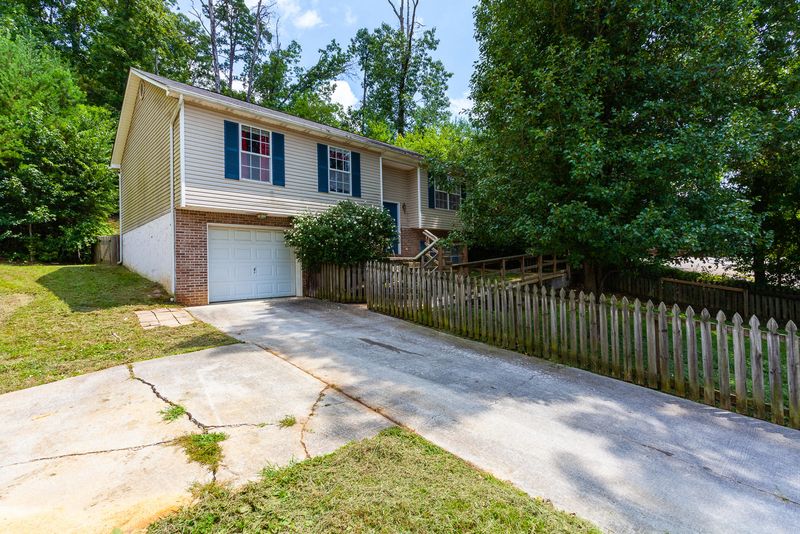 2410 Woods Smith Rd, Knoxville, TN 37921
