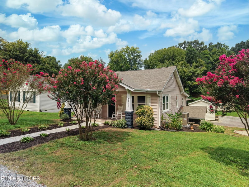 2411 Fenwood Dr, Knoxville, TN 37918