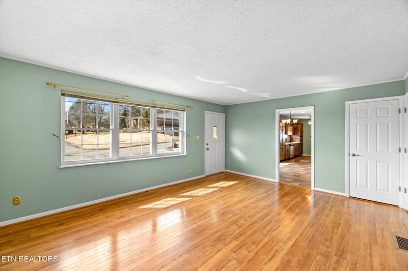 2412 Cindy St, Athens, TN 37303