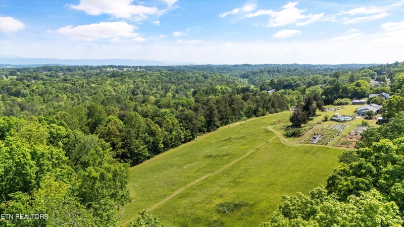 2412 Grey Ridge Rd, Maryville, TN 37801