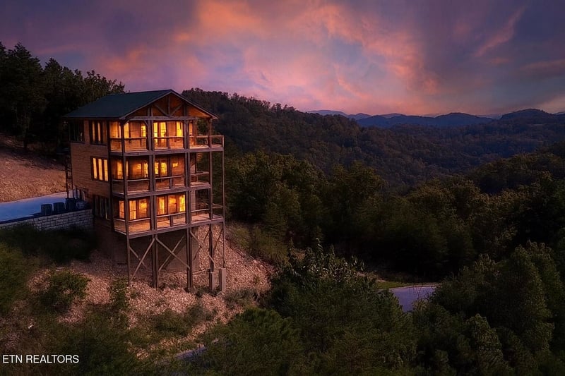 2412 Mountain Ridge Way, Sevierville, TN 37862