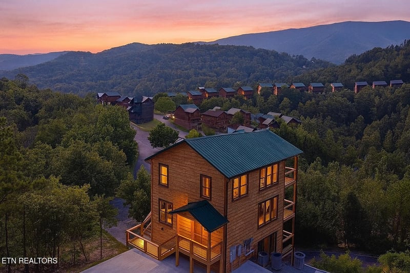 2412 Mountain Ridge Way, Sevierville, TN 37862
