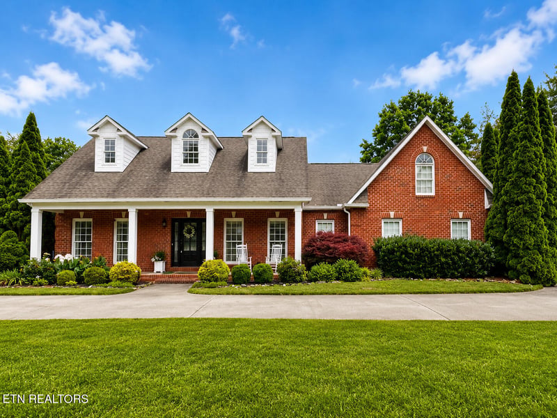 2414 Cross Creek Dr, Maryville, TN 37803