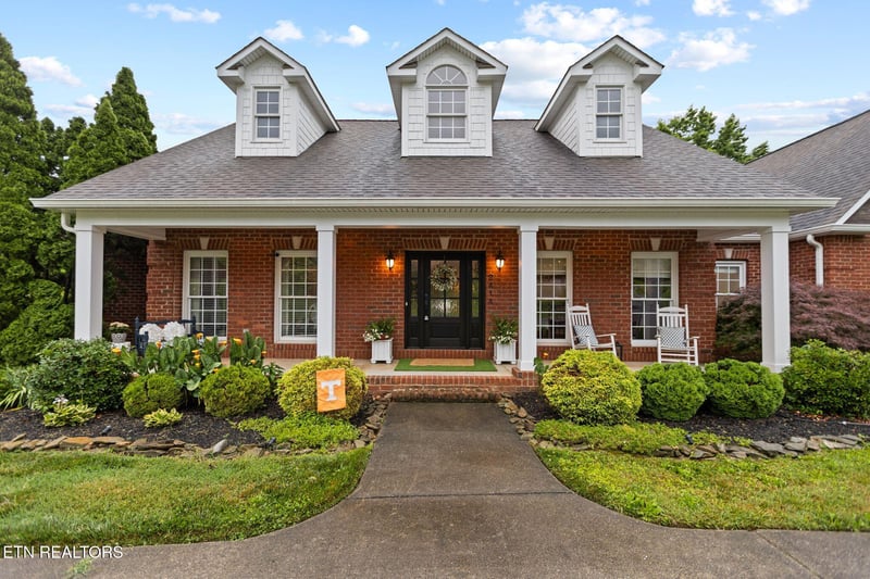 2414 Cross Creek Dr, Maryville, TN 37803