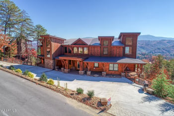 2414 Hackberry Dr, Sevierville, TN 37862