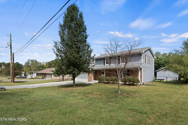 2414 Southview Dr, Maryville, TN 37803