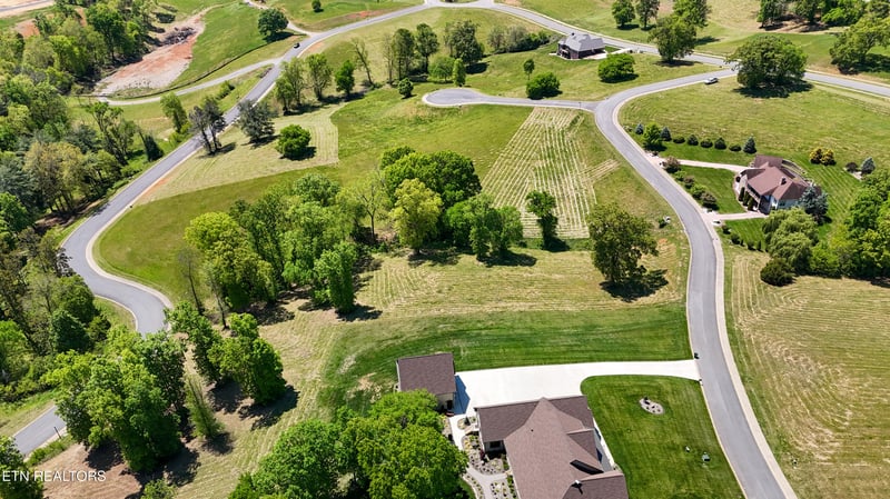 2414 Starboard Crest Rd, Morristown, TN 37814