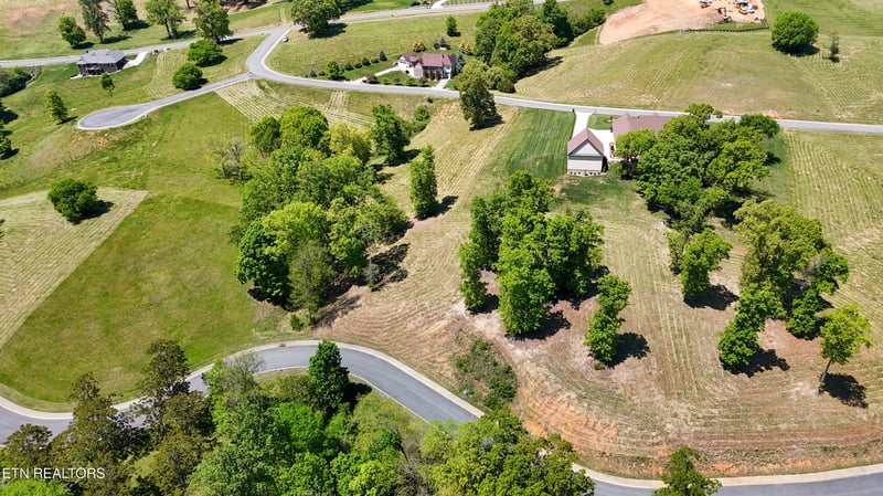 2414 Starboard Crest Rd, Morristown, TN 37814