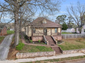 2415 Holbrook Dr, Knoxville, TN 37918