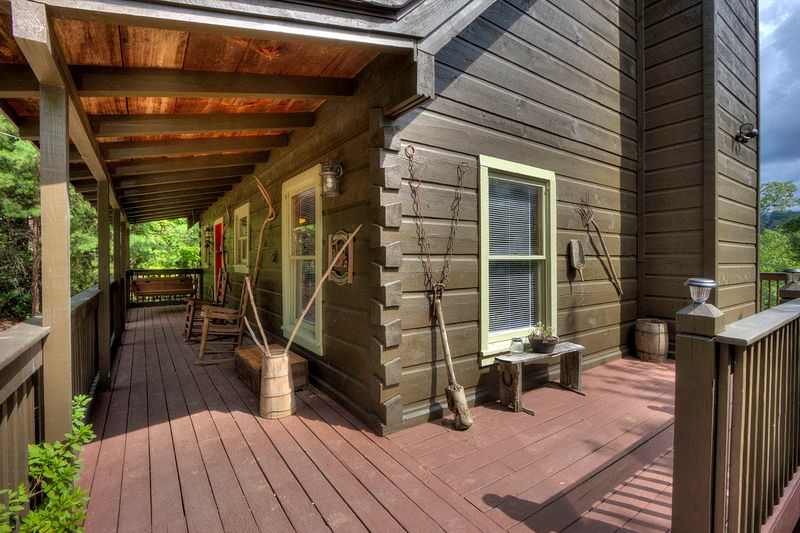 2415 N School House Gap Rd, Sevierville, TN 37876