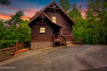 2416 Balsam Cir, Sevierville, TN 37876