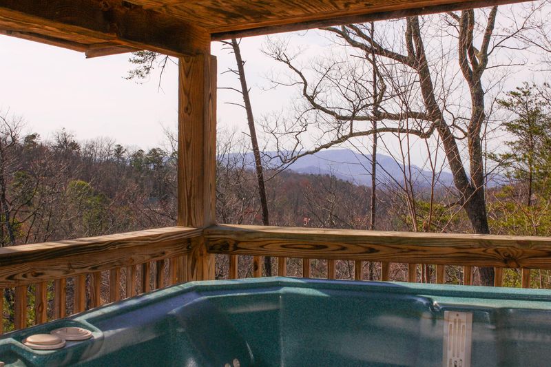 2416 Bobs Ps, Sevierville, TN 37876