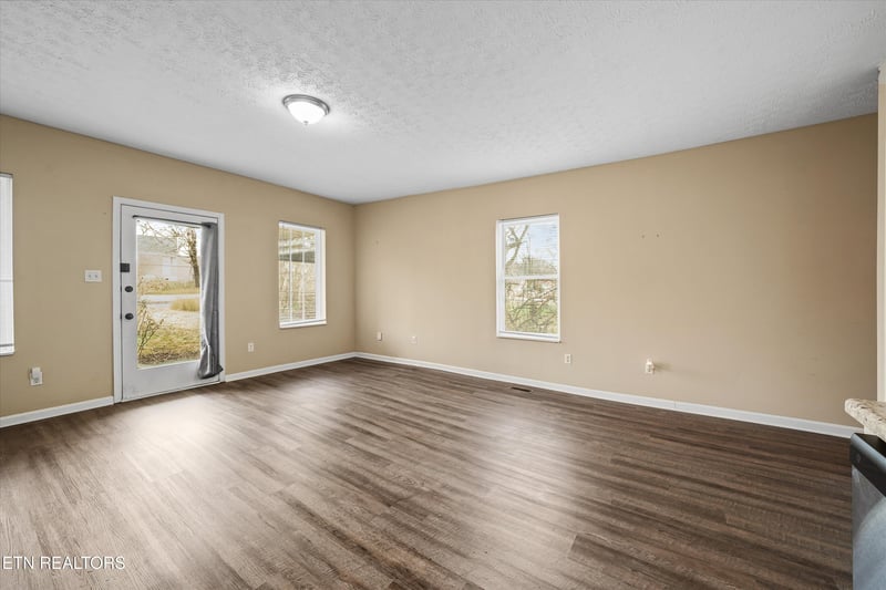 2417 Mentor Rd, Louisville, TN 37777