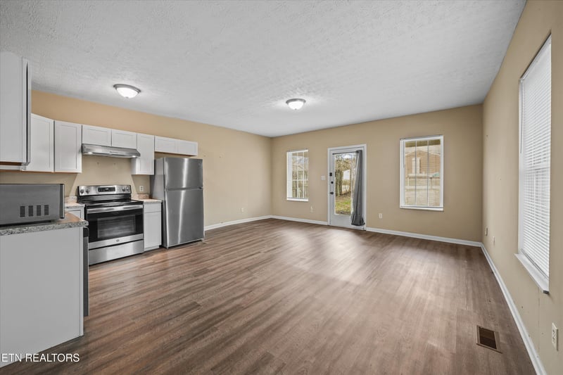 2417 Mentor Rd, Louisville, TN 37777