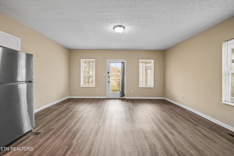 2417 Mentor Rd, Louisville, TN 37777