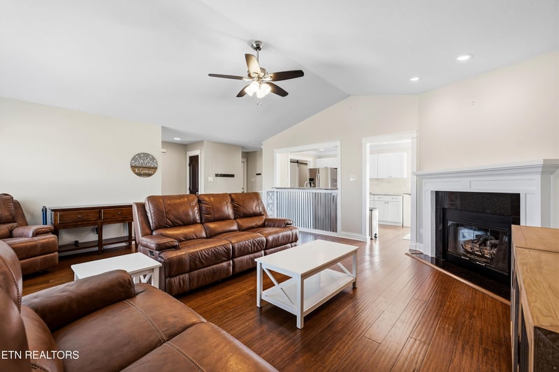 2418 Tamjo Dr, Maryville, TN 37801