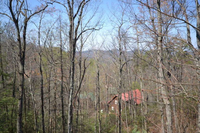 2419 East View Dr, Sevierville, TN 37876