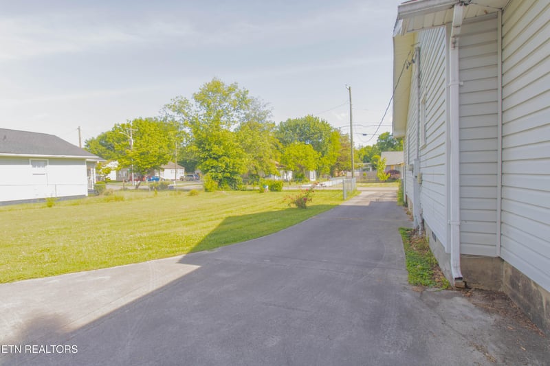2419 Seymour Ave, Knoxville, TN 37917