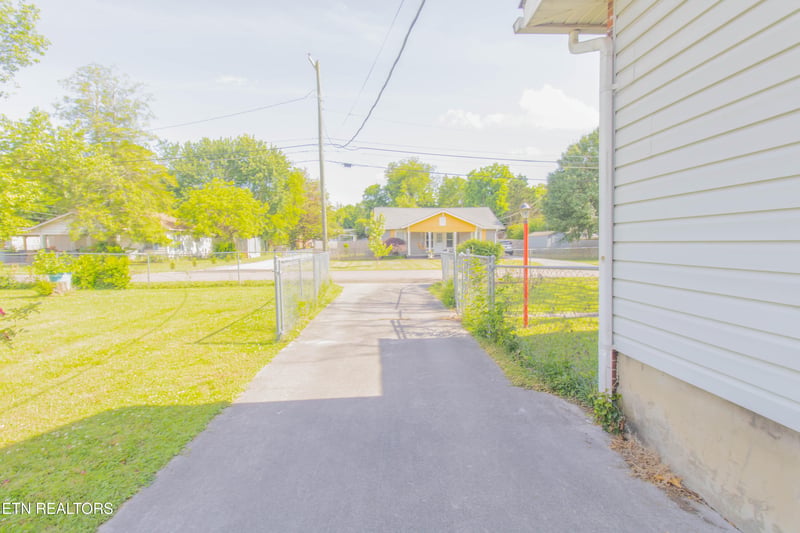 2419 Seymour Ave, Knoxville, TN 37917