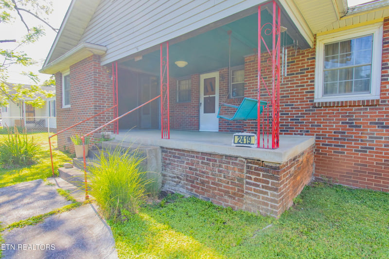 2419 Seymour Ave, Knoxville, TN 37917