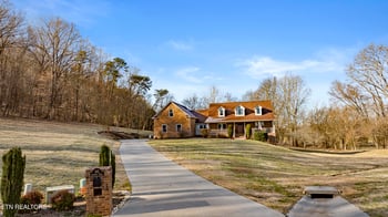 242 Columbus Dr, Lenoir City, TN 37771