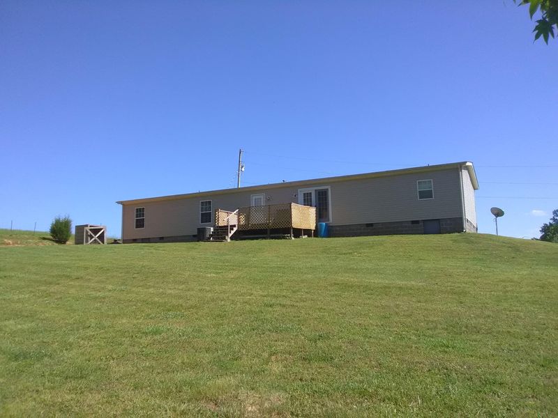 242 County Road 220, Athens, TN 37303