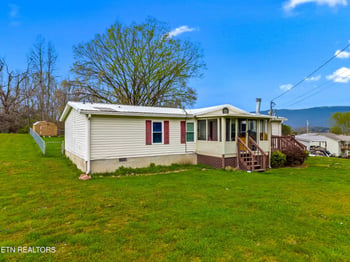 242 Cowan Ln, Lafollette, TN 37766