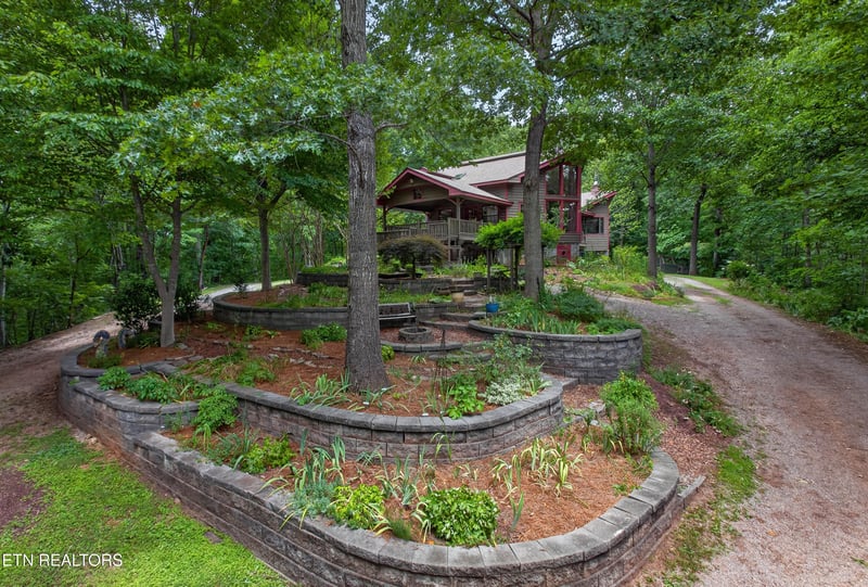 242 Deer Run Dr, Maryville, TN 37803