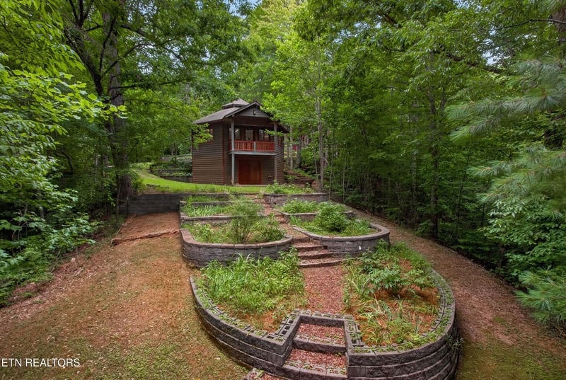 242 Deer Run Dr, Maryville, TN 37803
