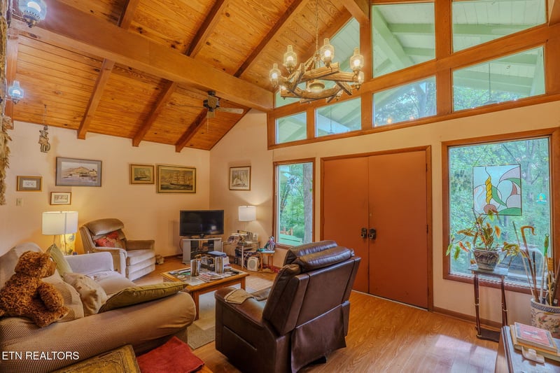 242 Joel Rd, Oliver Springs, TN 37840