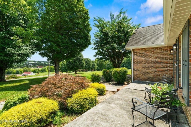 242 Kirk Cir, Madisonville, TN 37354