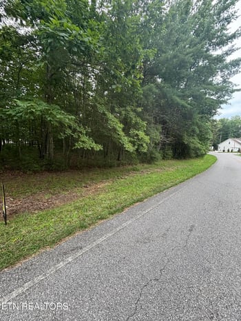 242 Rotherham Dr, Crossville, TN 38558