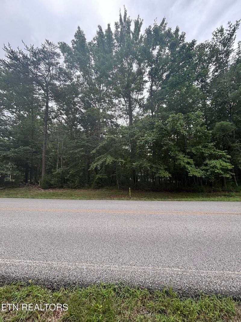 242 Rotherham Dr, Crossville, TN 38558