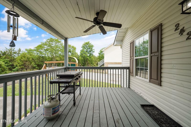 2420 Scenic Mountain Dr, Sevierville, TN 37876