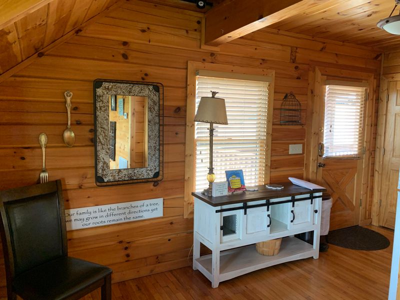 2421 Breezy Ridge Dr, Sevierville, TN 37876