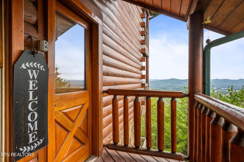 2422 Breezy Ridge Dr, Sevierville, TN 37876