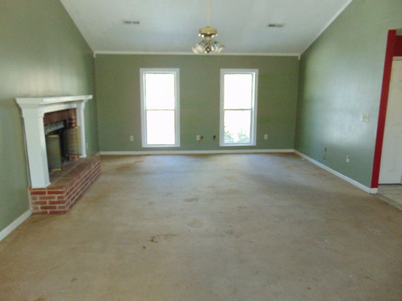 2422 Highland Ln, Crossville, TN 38555