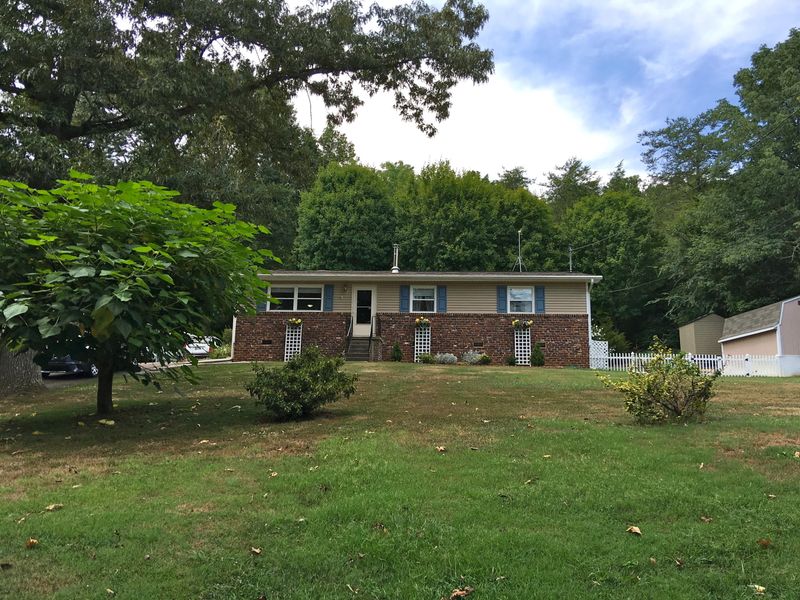 2425 Bison Dr, Knoxville, TN 37920