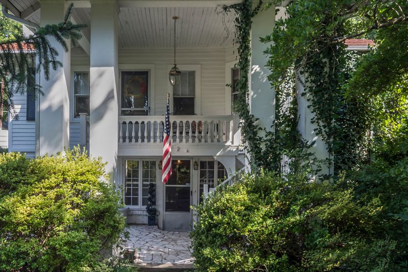 2425 Highland Dr, Knoxville, TN 37918