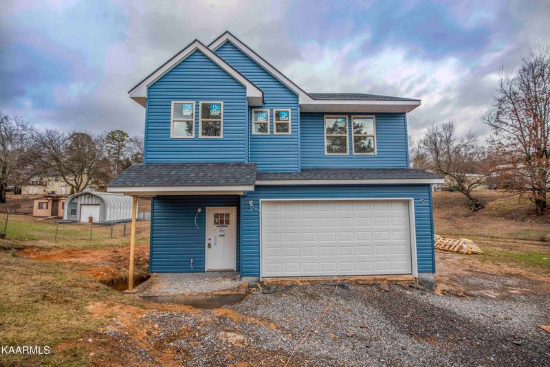 2425 Robinson Rd, Knoxville, TN 37923