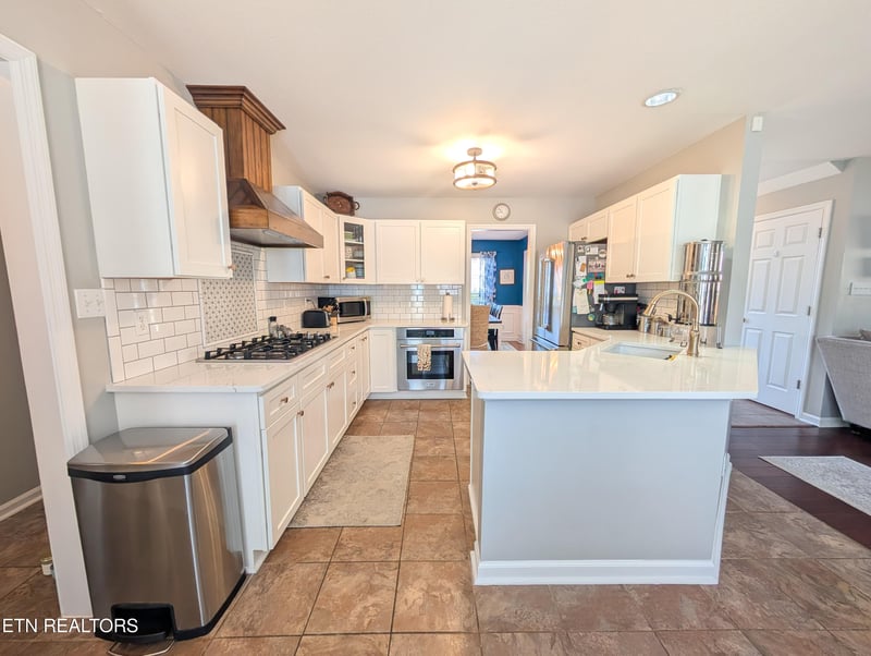 2426 Amber Dawn Ln, Knoxville, TN 37920